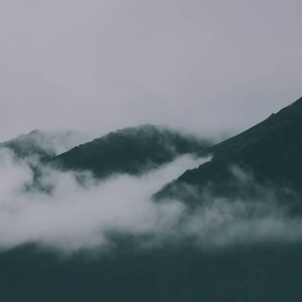 清平乐·寓居泾县观雨